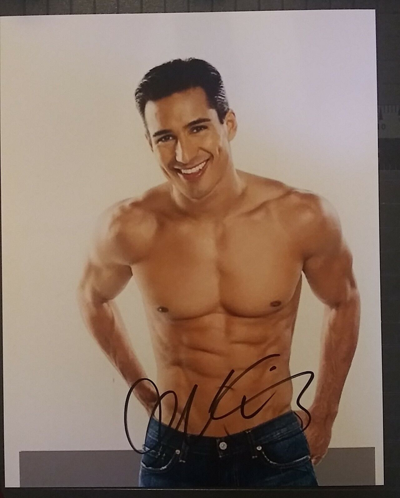 Mario Lopez signed 8x10