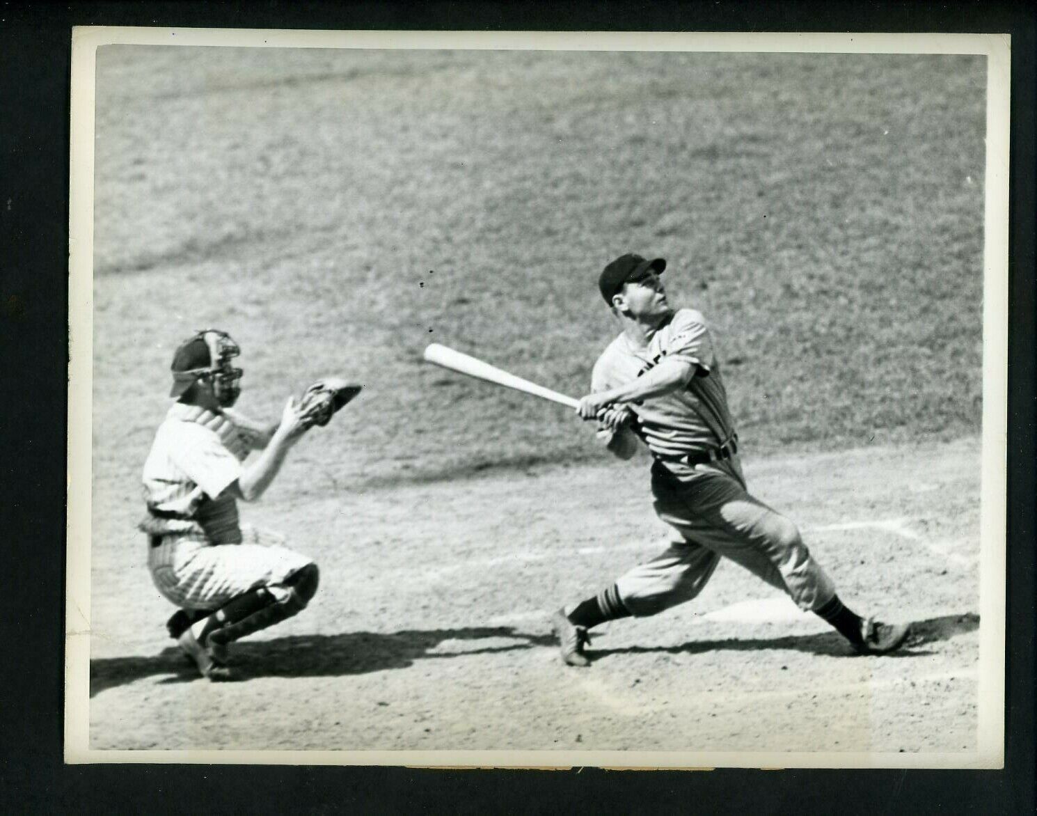 Les Fleming HOME RUN 1942 Type 1 Press Photo Poster painting Cleveland Indians Buddy Rosar