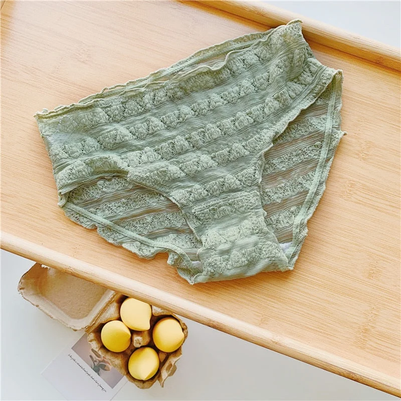 FINETOO Transparent Lace Women's Underwear Fashion Briefs Low-Rise Woman Underpants Lady Soft 3D Crimping Lingerie 2021 New M-XL