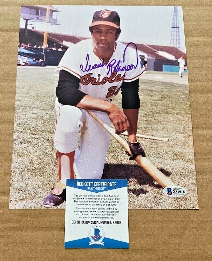 FRANK ROBINSON SIGNED BALTIMORE ORIOLES 8X10 Photo Poster painting BECKETT CERTIFIED