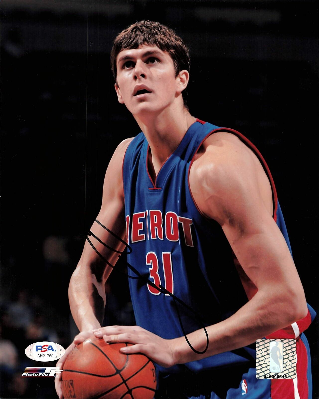 Darko Milicic signed 8x10 Photo Poster painting PSA/DNA Detroit Pistons Autographed