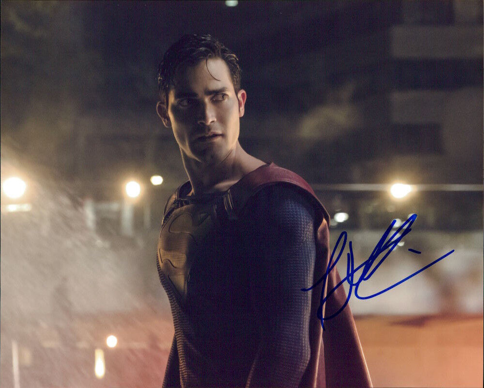 Tyler Hoechlin (Supergirl) signed authentic 8x10 Photo Poster painting COA