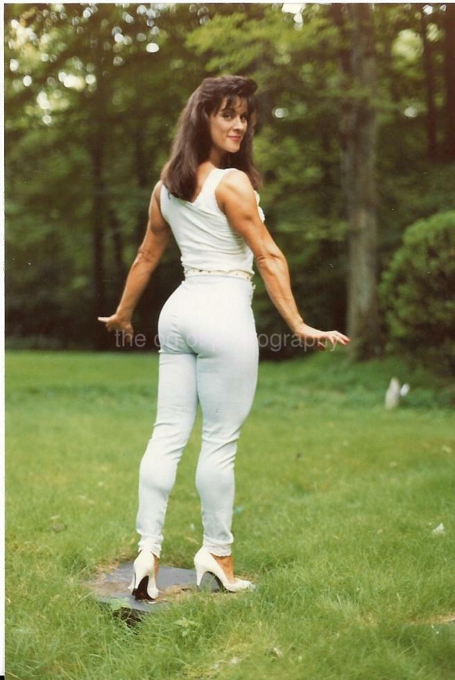 VERY PRETTY WOMAN 80's 90's FOUND Photo Poster painting Color FITNESS MODEL Original EN 110 17 S