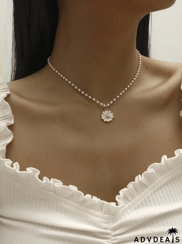 Flower Pendant Necklace