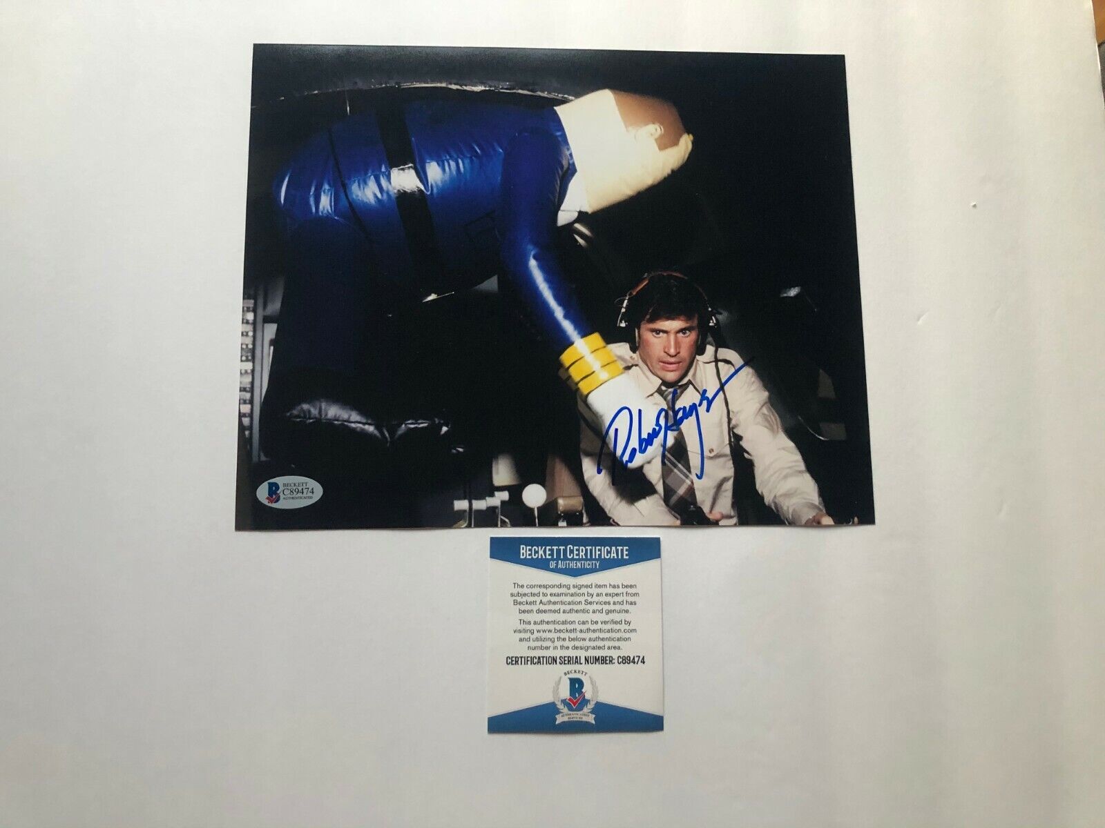 Robert Hays Hot! signed autographed classic Airplane 8x10 Photo Poster painting Beckett BAS coa