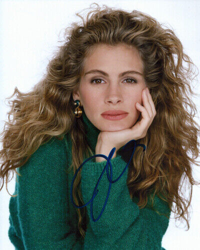 Autographed Photo Poster painting Julia Roberts signed 8 x 10