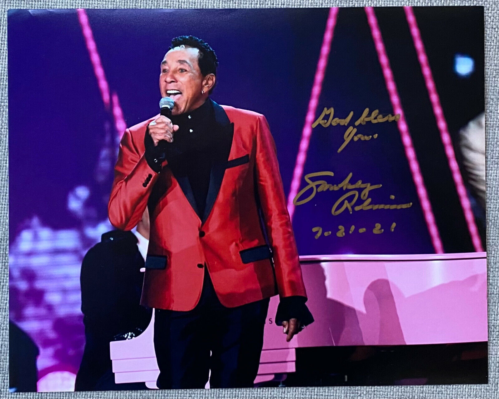 Motown Music Legend Smokey Robinson Signed IP 8x10 Photo Poster painting Authentic, The Miracles