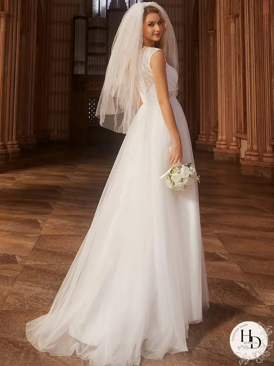 Chic Lace Round Neck Bridal Gowns