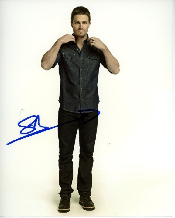 STEPHEN AMELL Signed Autographed Photo Poster painting