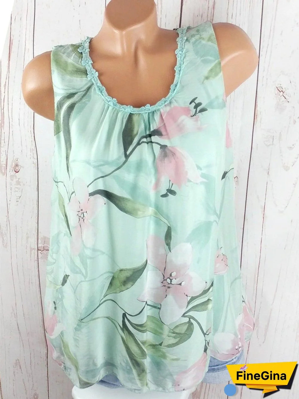 Women Sleeveless Scoop Neck Floral Printed Top