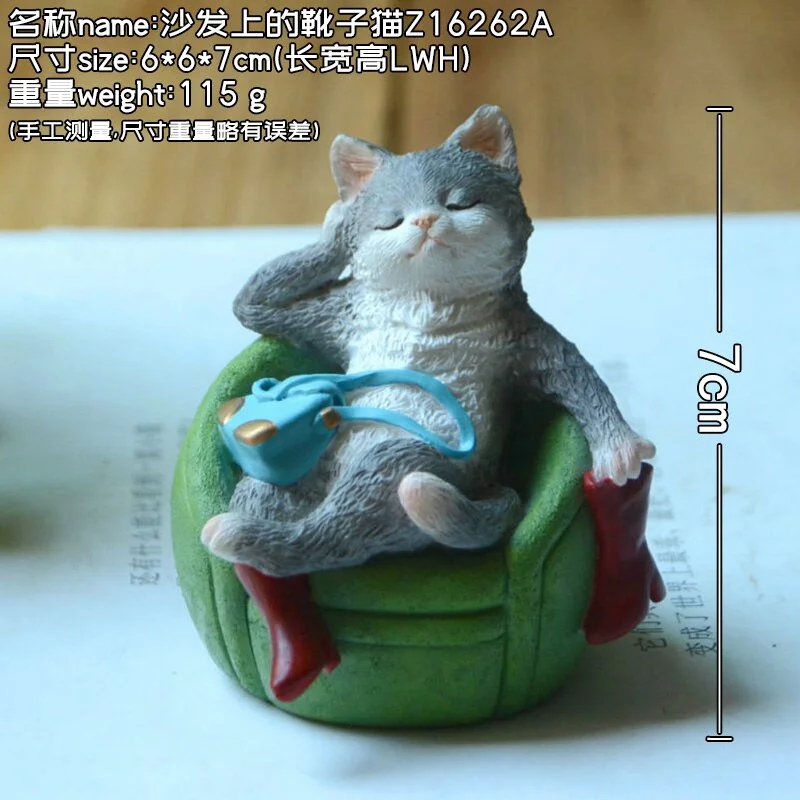 Creative Cute Cat in Boots Ornaments Cartoon Kitten Simulation Animal Figurine Desktop Decoration Gifts for Girlfriends