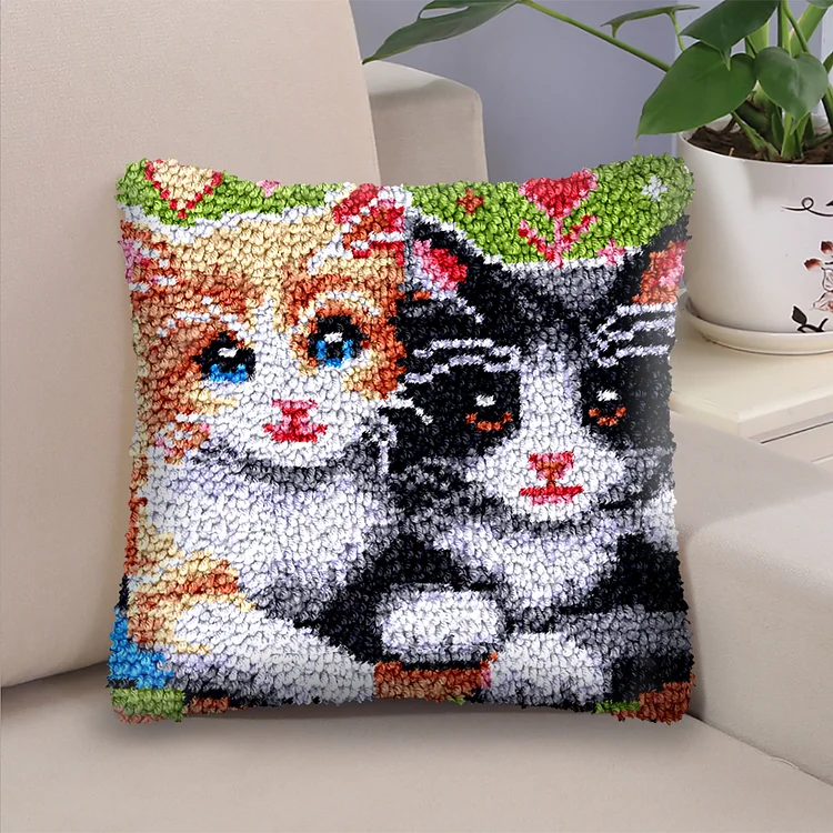 Couple Cats - Latch Hook Pillow Kit veirousa