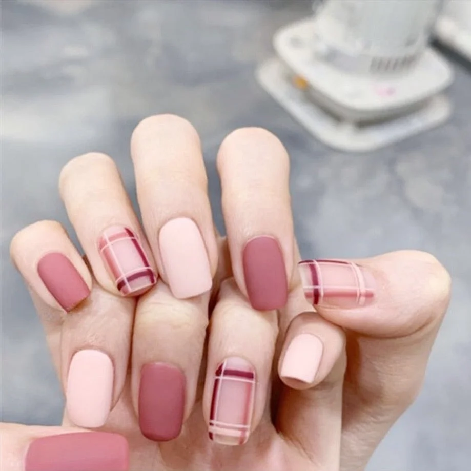 24PCS Rose Pink Color Changing Fake Nails Art Tips Press On False Detachable Full Cover Artificial Nail Art DIY Manicure No Glue-Nail Inspo