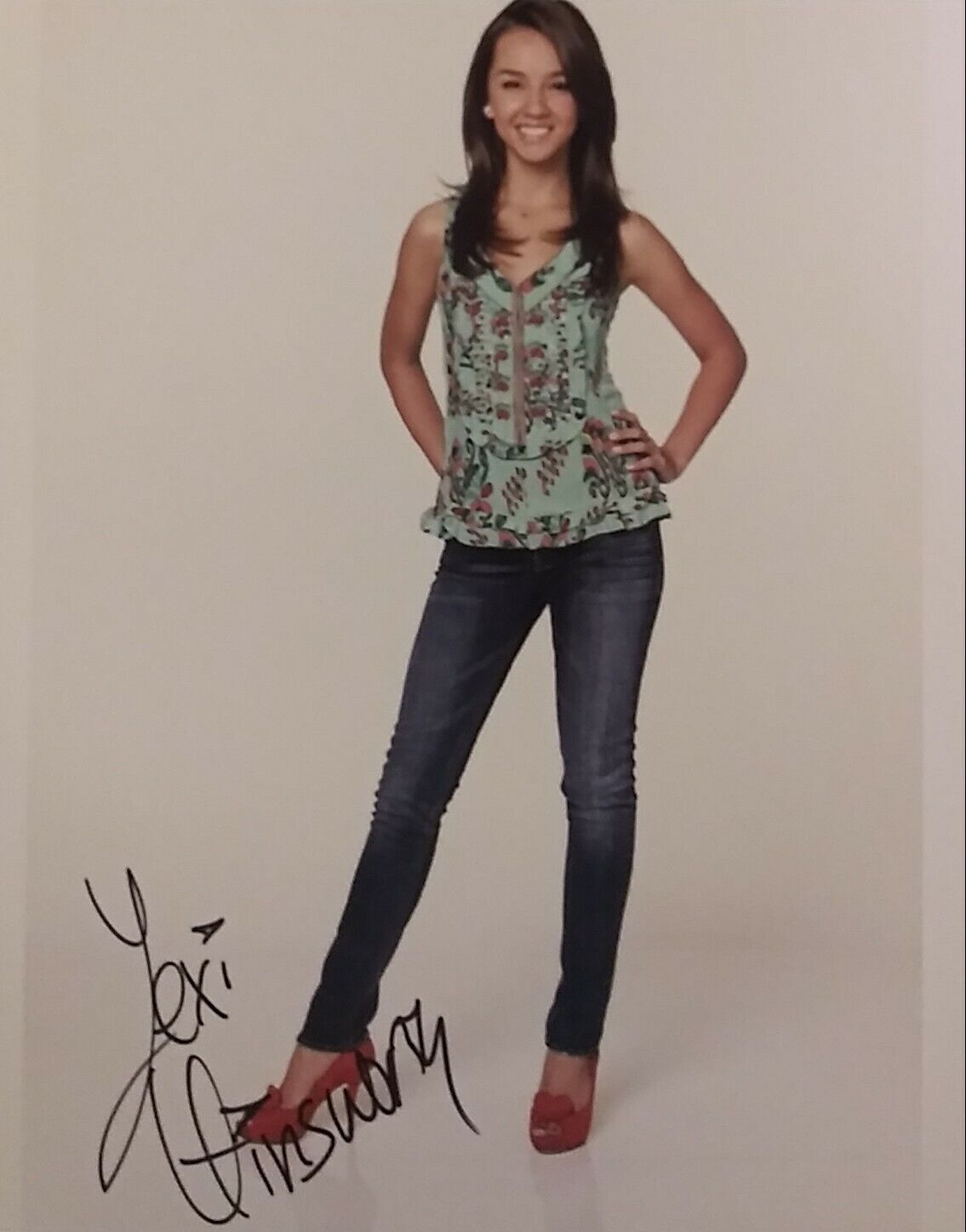 Lexi Ainsworth signed 8x10