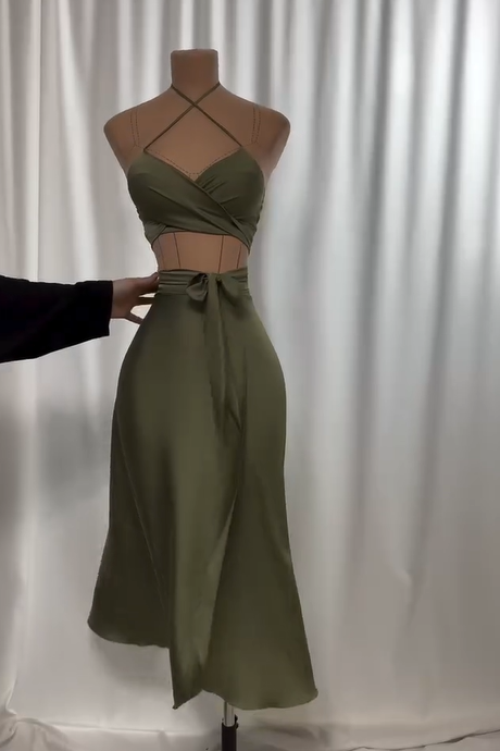 Oknass Charming Halter Sleeveless Ruffles Pleated Prom Dress With Bowknot