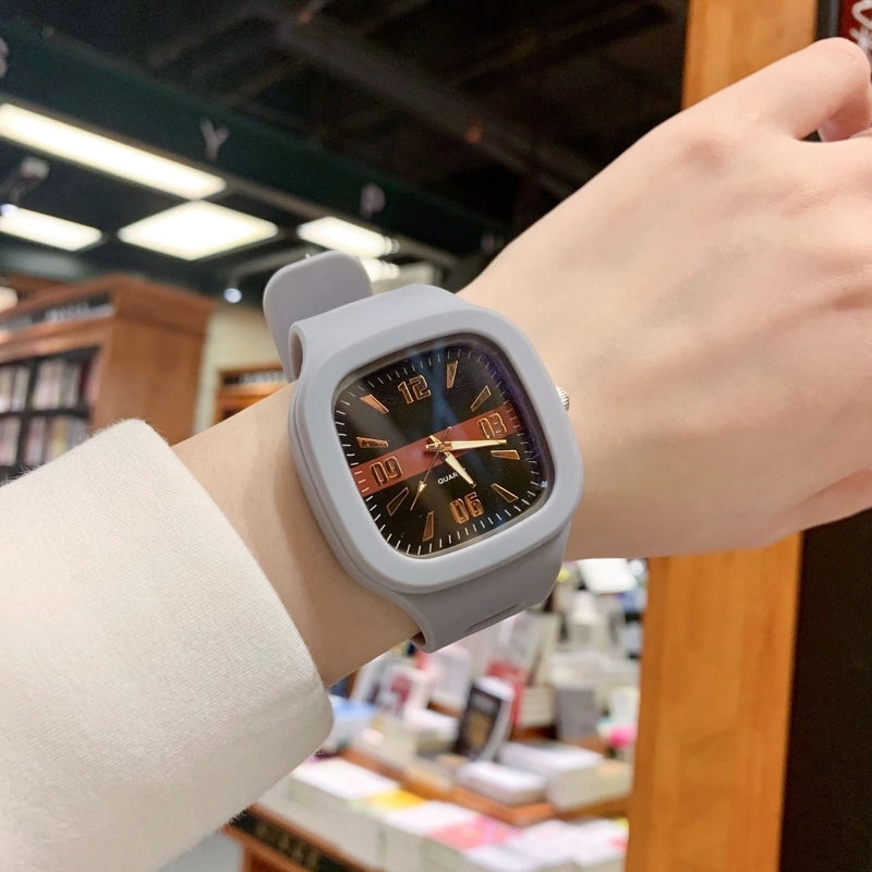 Square Watch Men’s And Women’s Internet Celebrity Junior High School Students Fashion Fashion Small Zhong Mori Retro Couple Sports Quartz Watch