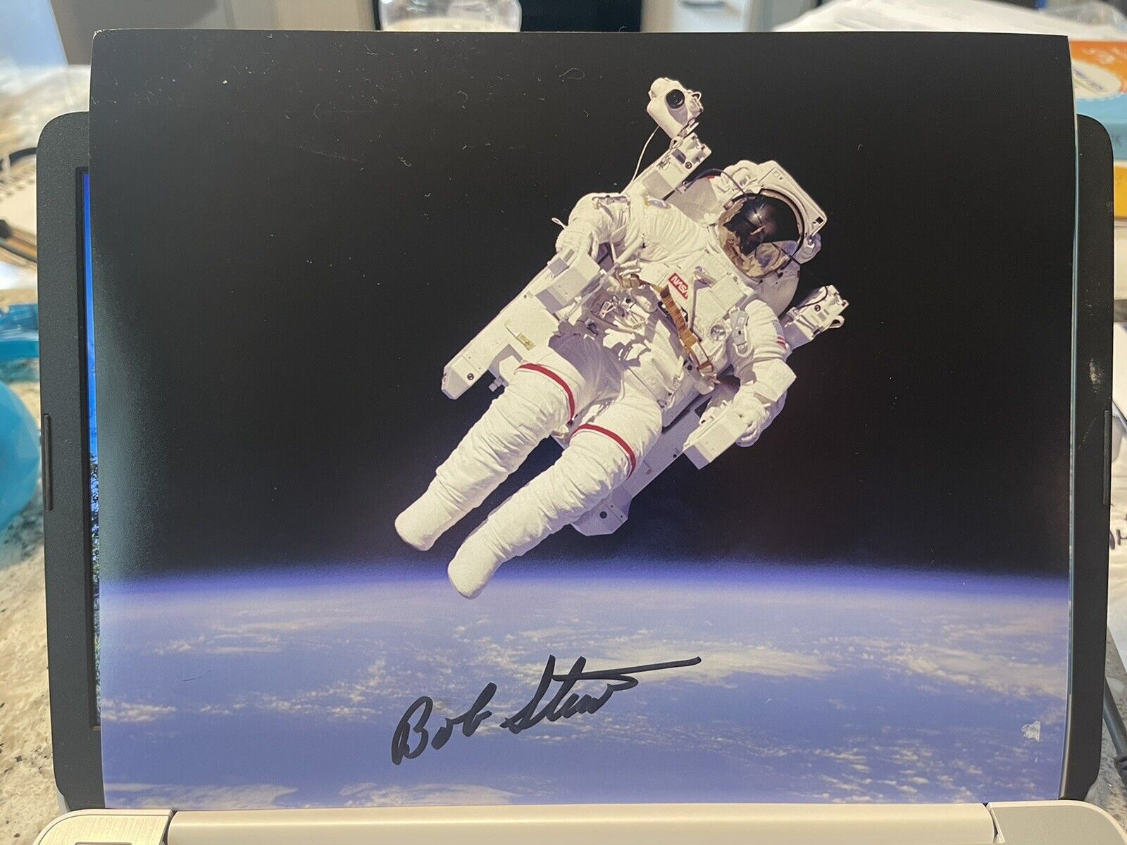 ROBERT L. STEWART BOB NASA ASTRONAUT SIGNED 8x10 Photo Poster painting STS-1 BECKETT BAS COA D1