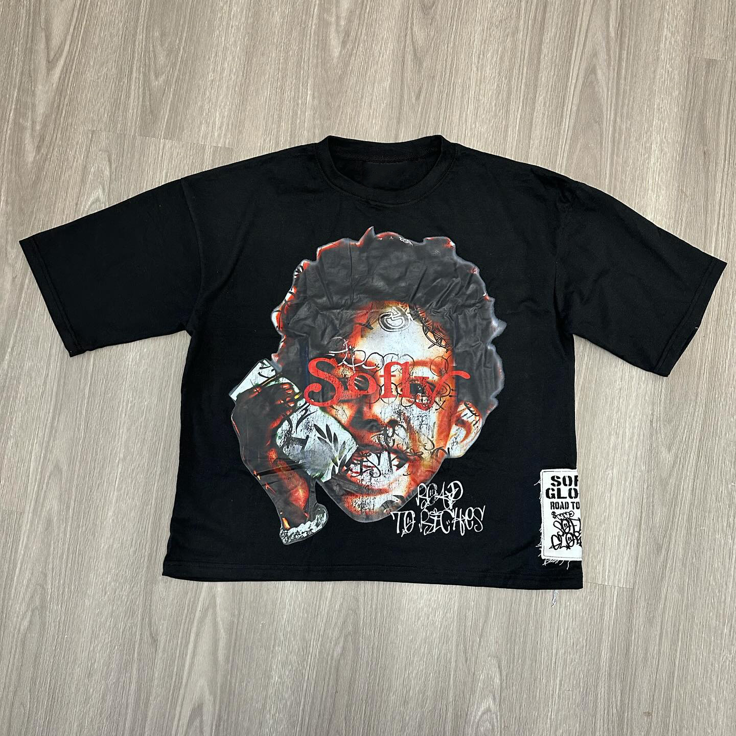 Street graffiti character print T-shirt