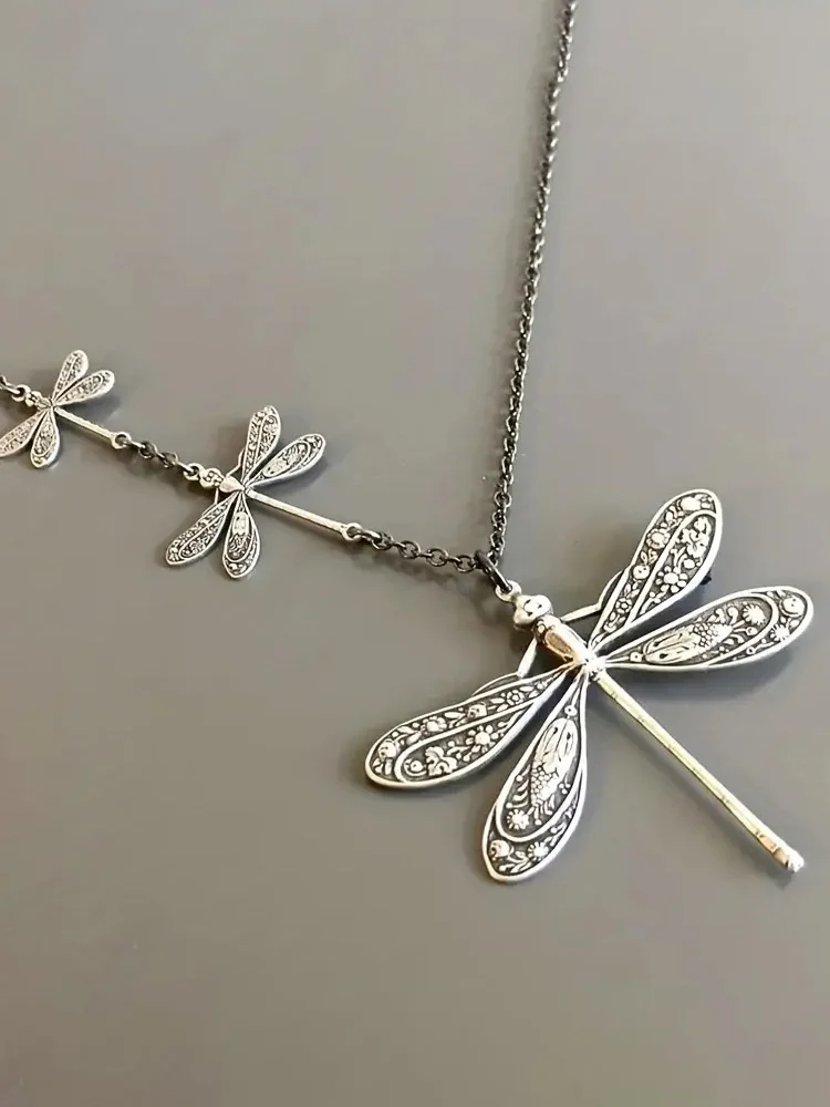 Vintage Dragonfly Insect Animal Ladies Necklace
