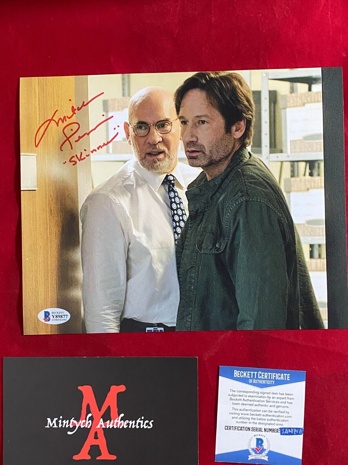 MITCH PILEGGI AUTOGRAPHED SIGNED 8x10 Photo Poster painting! X-FILES! BECKETT COA!