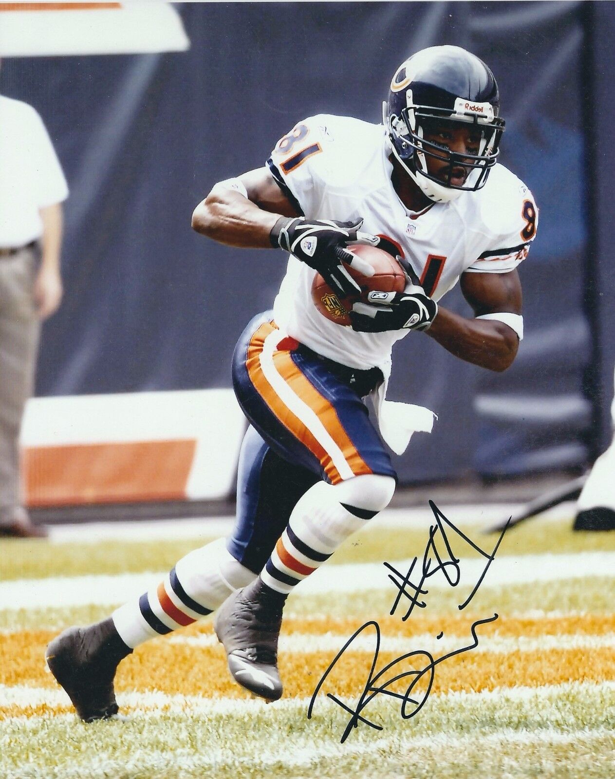 Autographed RASHIED DAVIS Chicago Bears 8x10 Photo Poster painting - w/COA