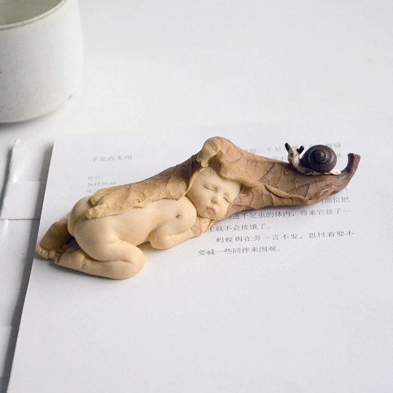 Everyday Collection Enchanted Story Fairy Garden Sleeping Fairy Baby Leaf shaped Angel figurine Outdoor Statue