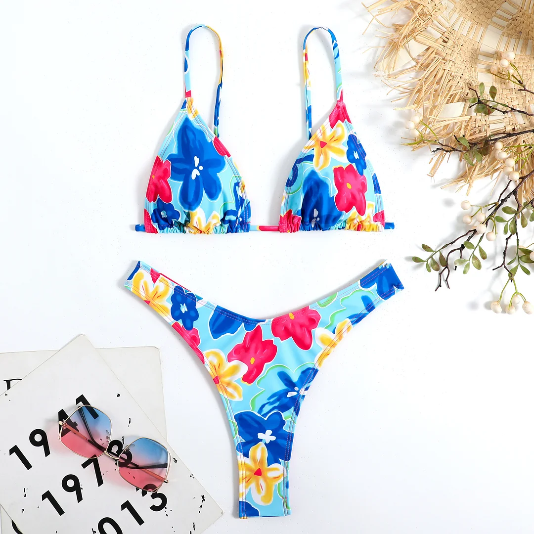 Uveng Uveng 2024 Swimsuit Bikini Three-Piece Ins Sexy Hot Girl Show Back Strap Print Swimsuit