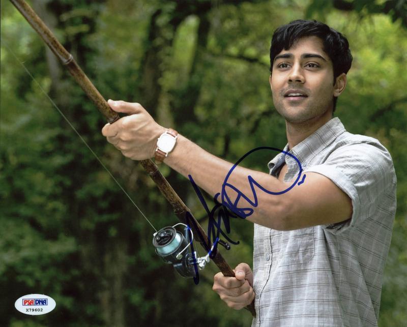 Manish Dayal The Hundred Foot Journey Signed Authentic 8X10 Photo Poster painting PSA #X79602