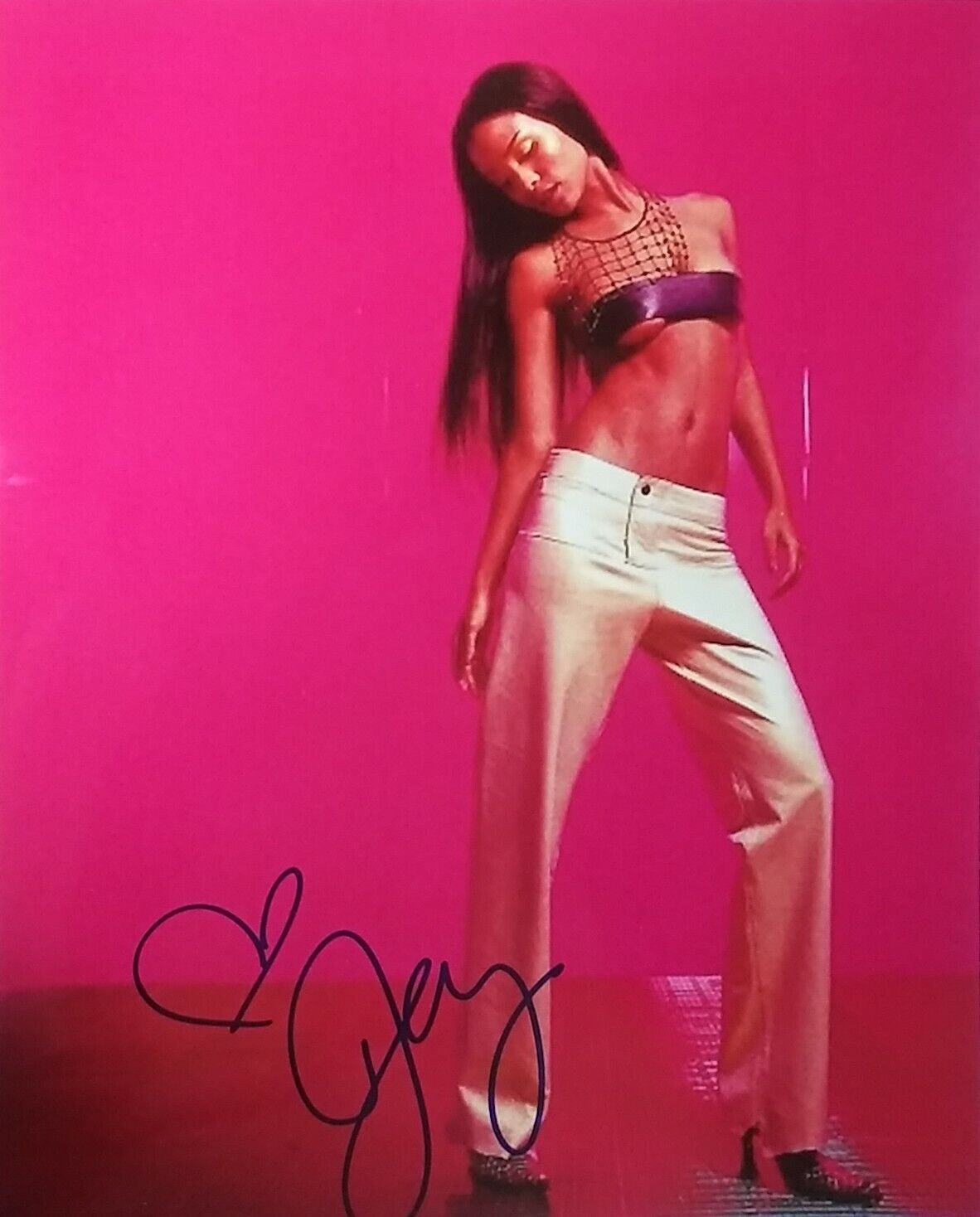 Joy Bryant signed 8x10