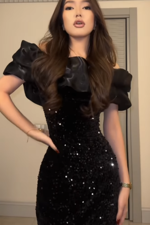 Black Elegant Off-The-Shoulder Sequins Sheath Mermaid Prom Dress YK0085