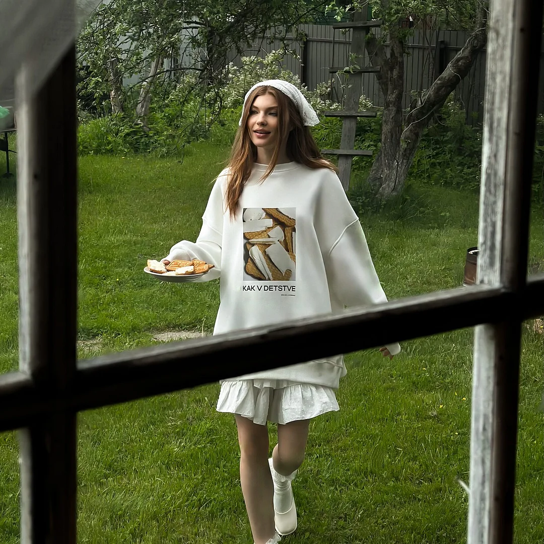 Women's Oversized, Loose, Comfortable Zucchini Print Sweatshirt