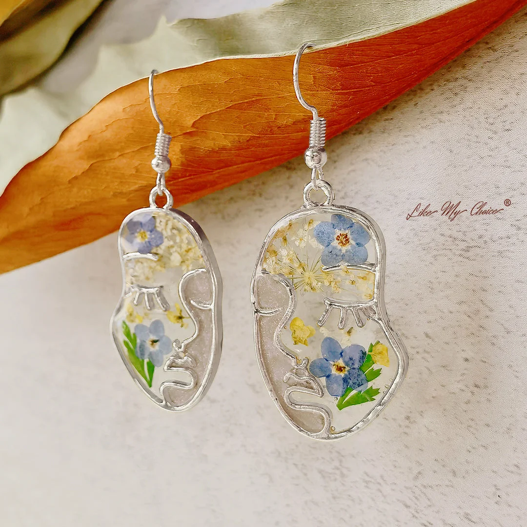 LikeMyChoice® Pressed Flower Earrings - Abstract Face Forget Me Not Flower