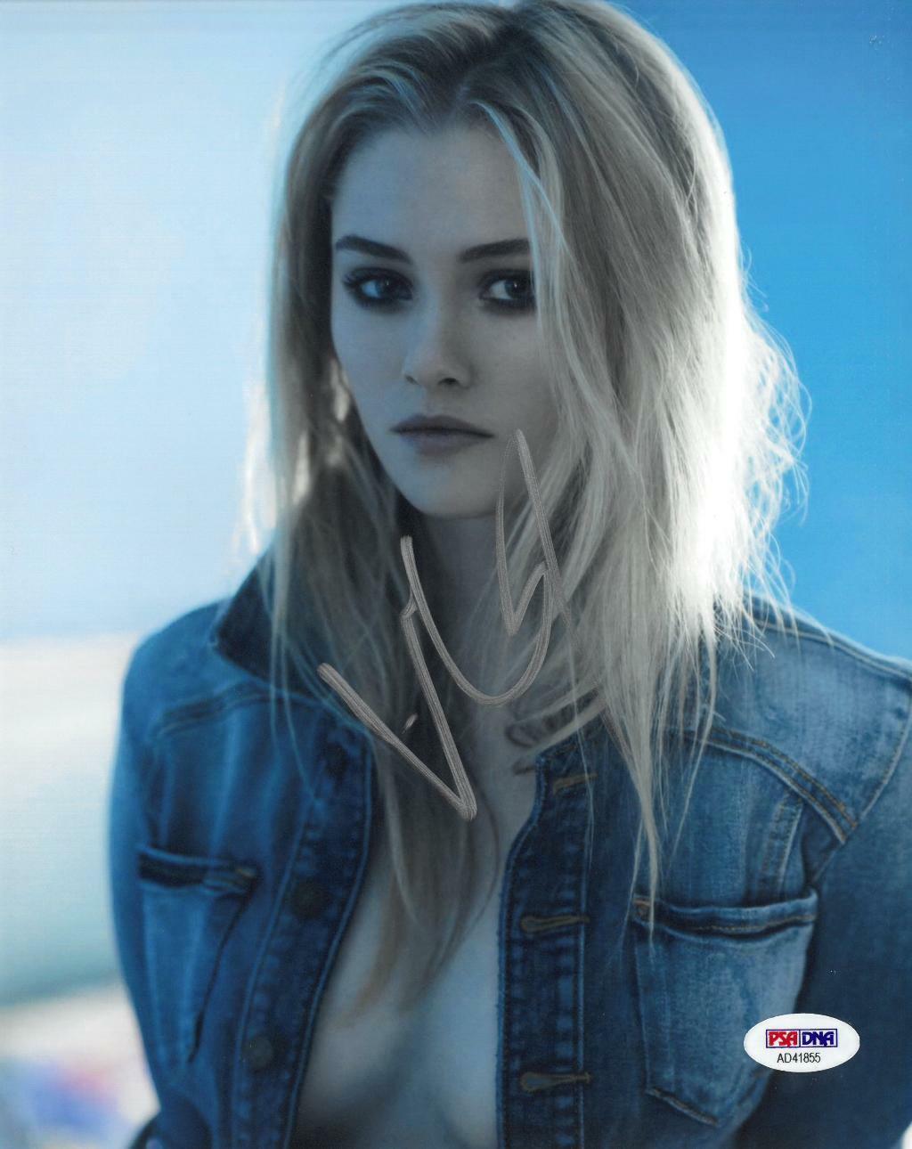 Virginia Gardner Signed Authentic Autographed 8x10 Photo Poster painting PSA/DNA #AD41855