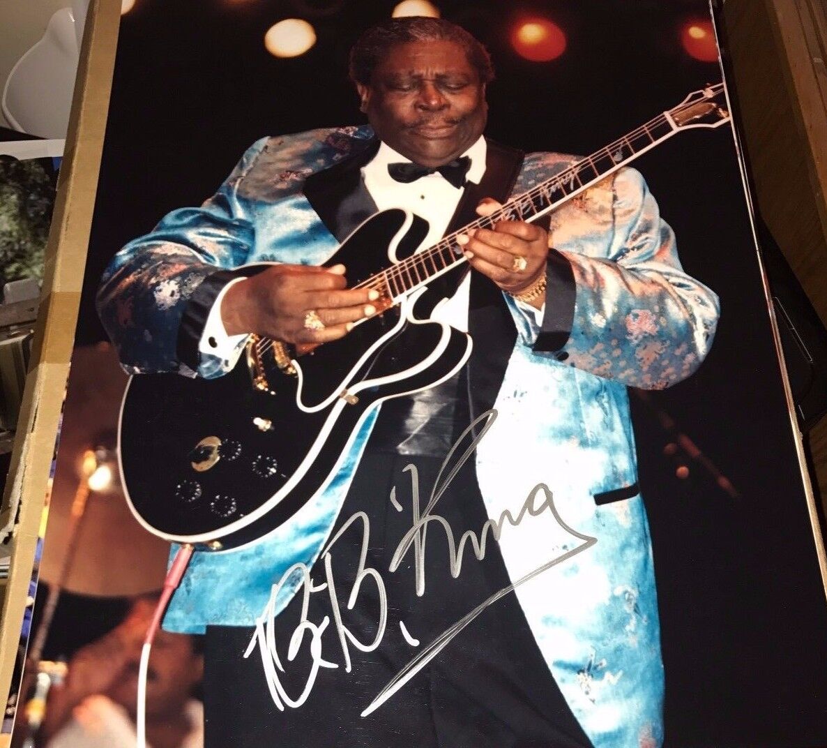 B.B. BB King Blues Guitar Legend Signed 16x20 Concert Photo Poster painting Autographed COA