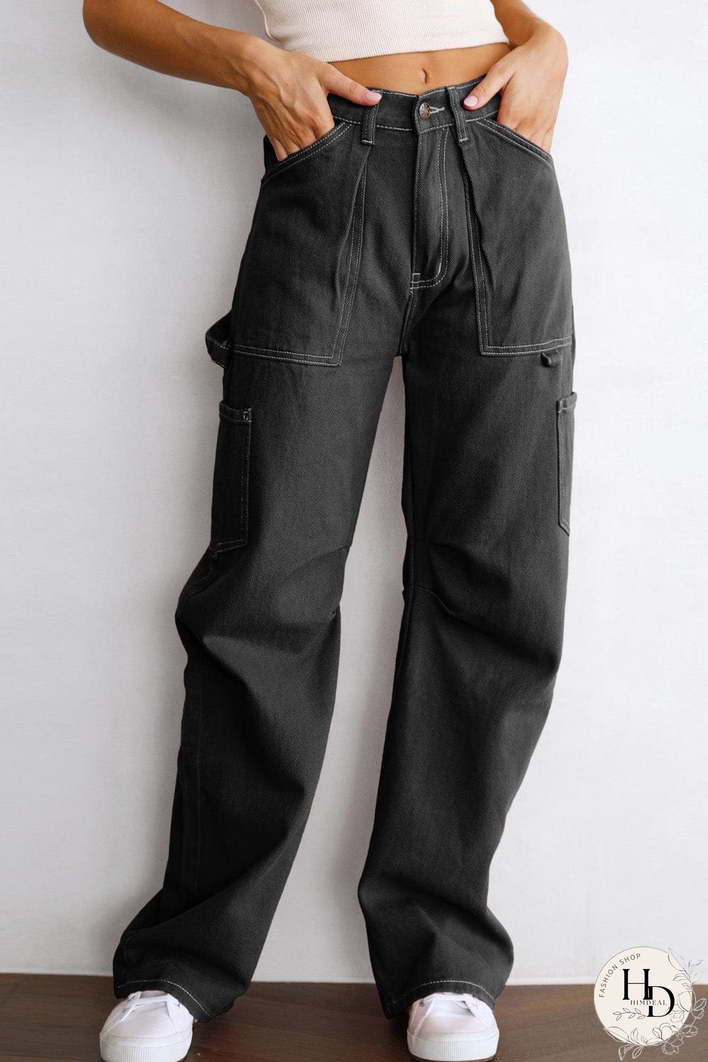 Streetwear-Inspired Black Cargo Pants