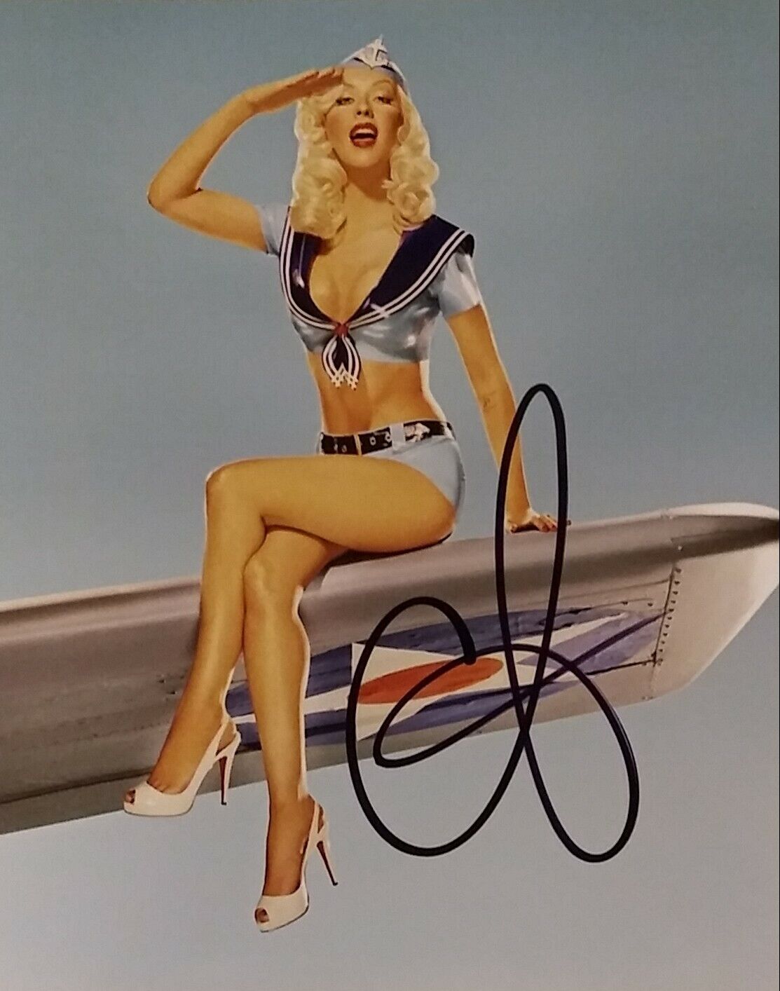 Christina Aguilera signed 8 x 10