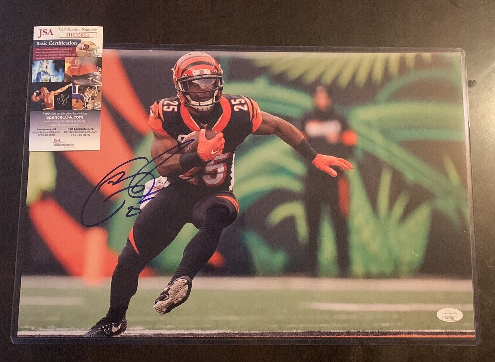 GIOVANI BERNARD 11x17 Signed Photo Poster painting BENGALS FOOTBALL JSA/COA HH35851