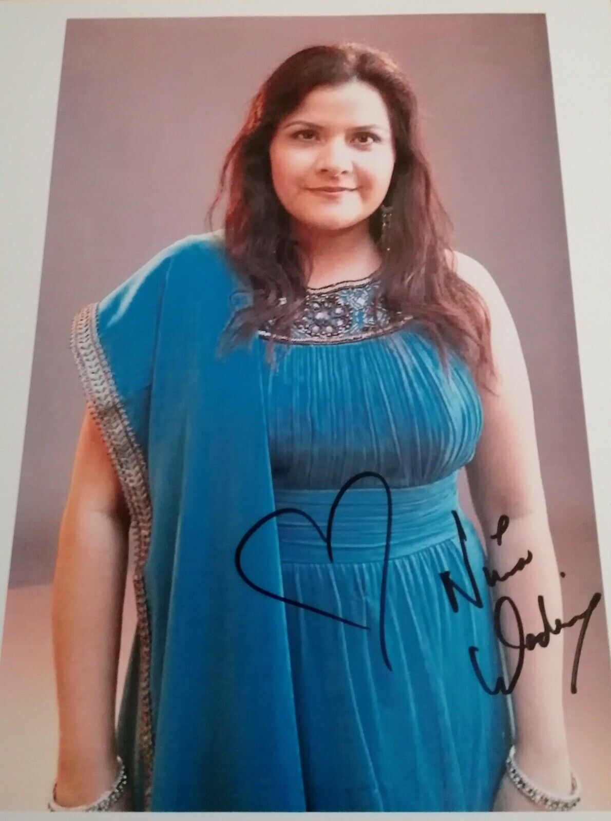 NINA WADIA SIGNED Genuine 8 X 10 COLOUR EASTENDERS Photo Poster paintinggraph