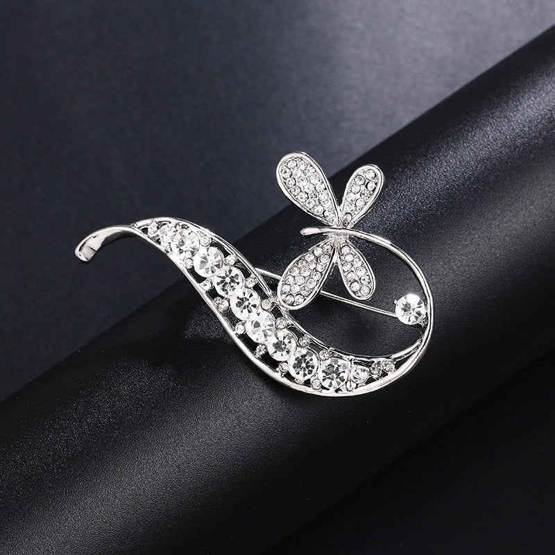 Elegant Pin Leaf Flower Butterfly Alloy Plating Inlay Rhinestones Pearl Women’S Brooches