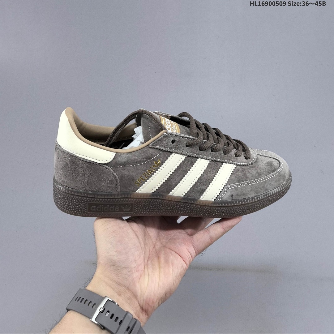 College-style retro casual sneakers. ID: HL16900509. Size range: 36 - 45.
