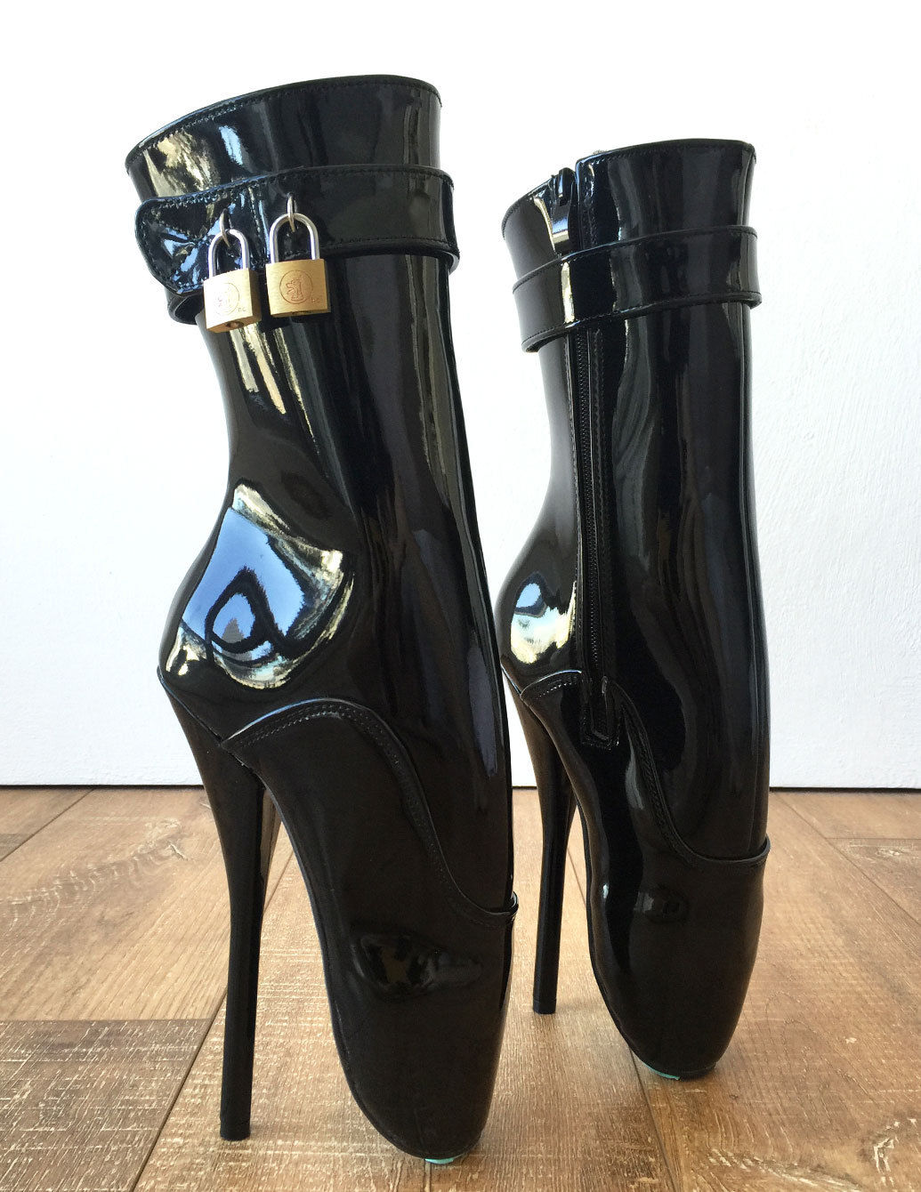 TAAFO 18cm Fetish Ballet Pinup Double Padlock Lockable Role Play Slave Patent Boot