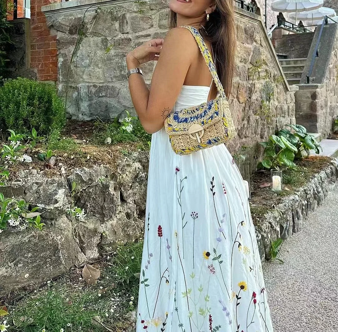 Women's Simple Waist Cinching Flower Embroidery Suspender Maxi Dress