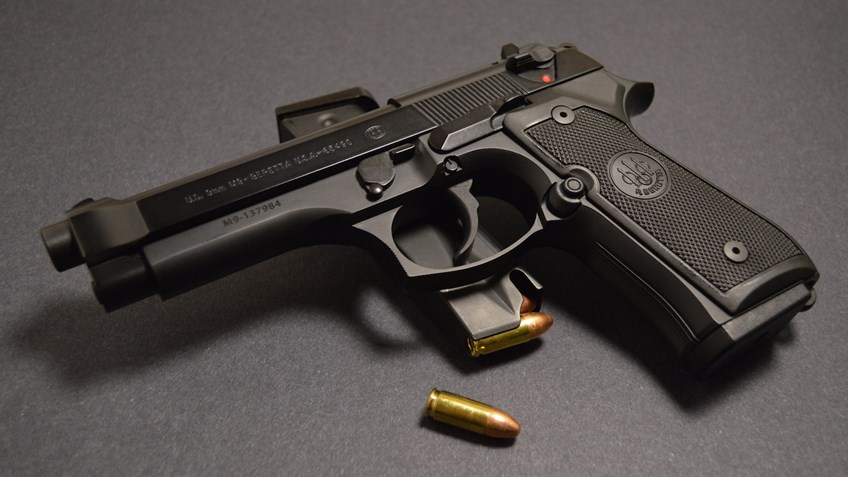 Θυμόμαστε πώς η Beretta M9 έγινε το πλαϊνό όπλο της Αμερικής