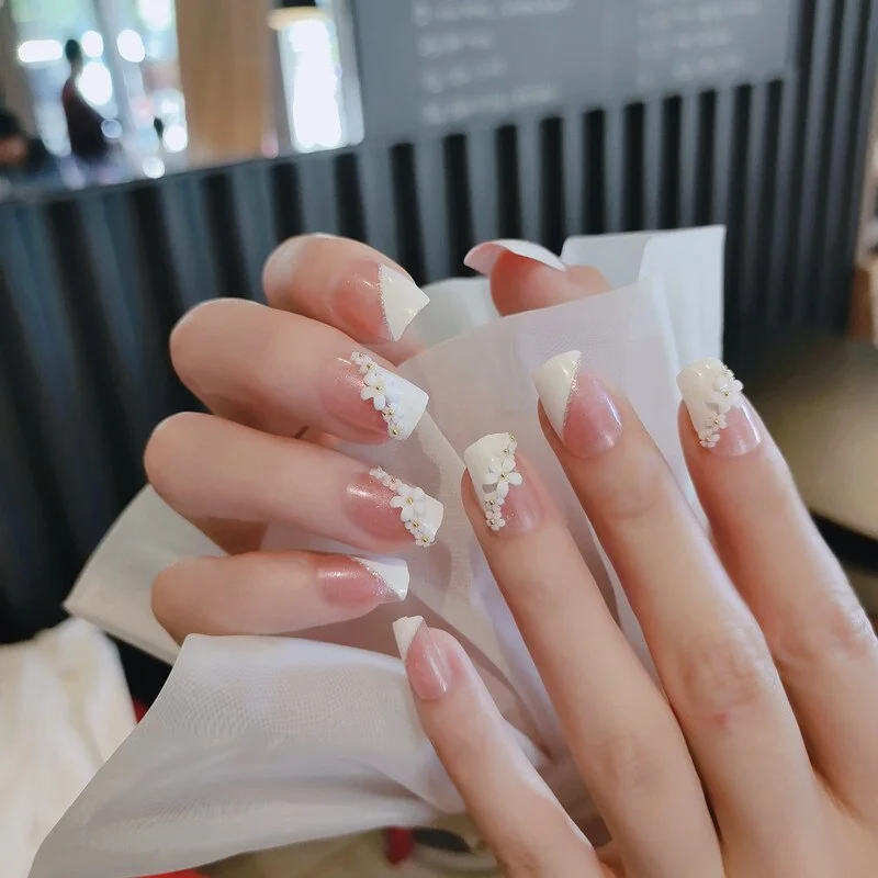 Bride Shining Rhinestone Wedding False Nails Ladies Simple Fashion French Fake Nails White Beige Acrylic Nail Tips With Glue-Nail Inspo
