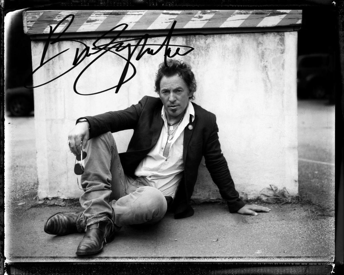 BRUCE SPRINGSTEEN SIGNED AUTOGRAPHED 10 X 8