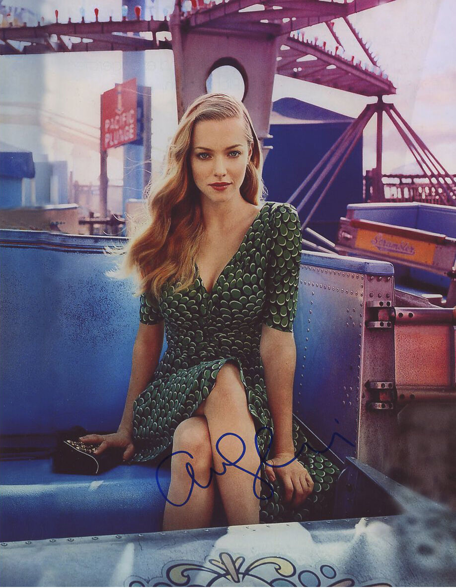 AMANDA SEYFRIED signed autographed 11x14 Photo Poster painting