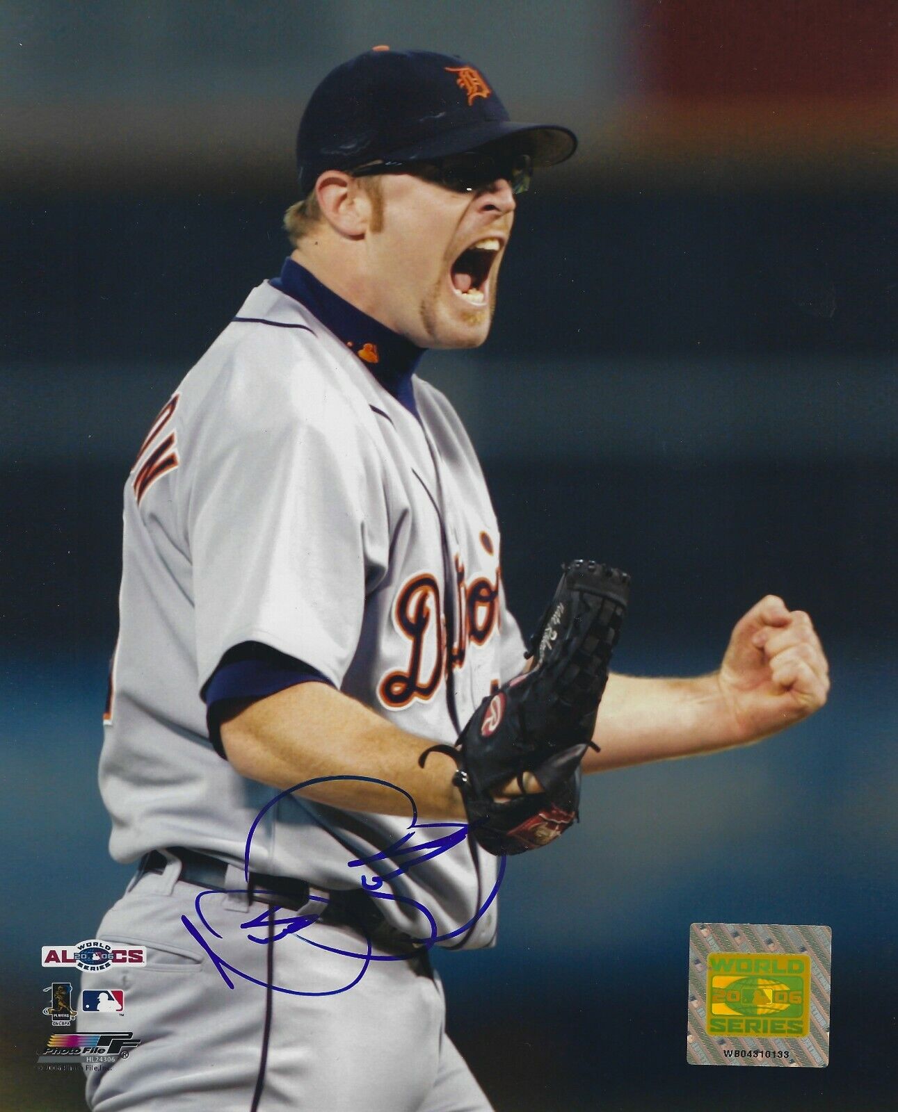 Signed 8x10 NATE ROBERTSON Detroit Tigers Autographed Photo Poster painting - COA