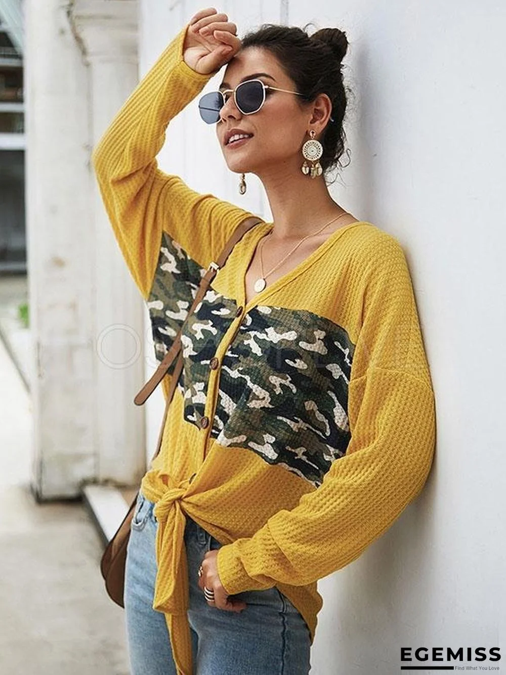 Camouflage Stitching V-neck Knit Sweater | EGEMISS