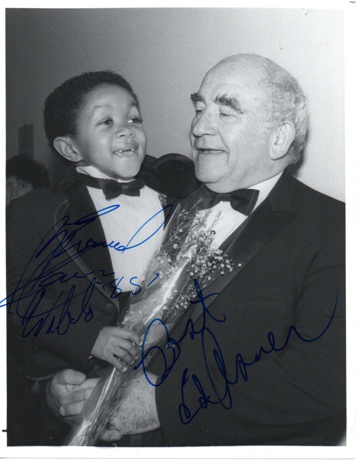 ED ASNER & EMMANUEL LEWIS RARE HAND SIGNED Photo Poster painting 8X6 AMERICAN FILM & TV ACTORS