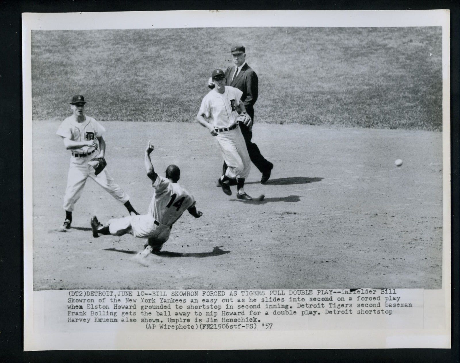 Frank Bolling Harvey Kuenn Moose Skowron 1957 Press Photo Poster painting Detroit Tigers Yankees